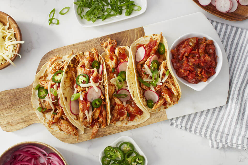 Tacos tinga au poulet mexicains
