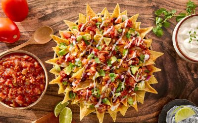 Nachos végétariens au four avec fromage fondu